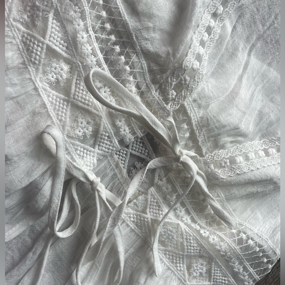 Beach cover up - Picture 2 of 3